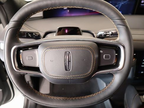 New 2025 Lincoln Navigator Black Label AWD/4WD image 3