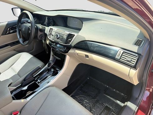 Used 2017 Honda Accord LX image 31