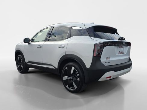 New 2025 Nissan Kicks SR image 3