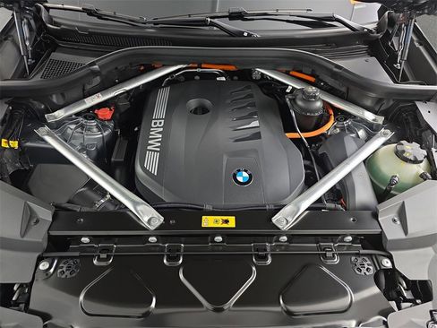 New 2026 BMW X5 xDrive50e w/ M Sport Package image 30