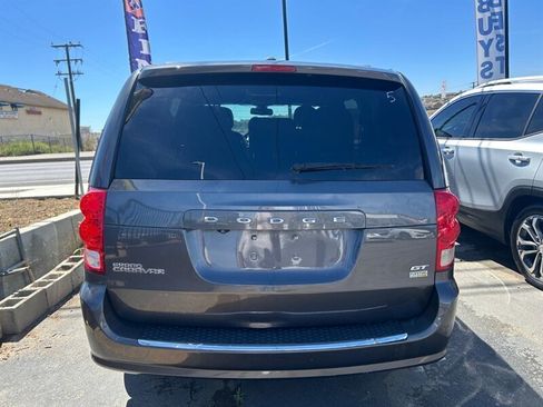 Used 2018 Dodge Grand Caravan GT image 26