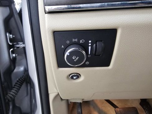 Used 2015 Jeep Grand Cherokee Overland image 37