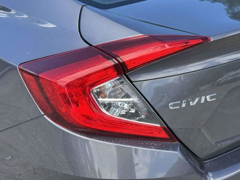 Used 2018 Honda Civic EX image 8