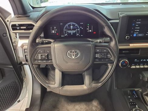 Used 2025 Toyota Tacoma SR5 AWD/4WD image 10