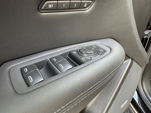 New 2026 Cadillac XT5 Sportv w/ LPO, Floor Liner Package image 19