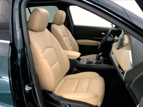 Used 2024 Cadillac XT4 Premium Luxury w/ Cold Weather Package FWD image 6