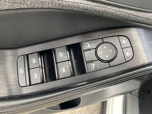 Used 2023 Nissan Rogue SV AWD/4WD image 13