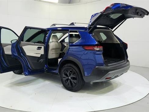 Certified 2022 Nissan Rogue SV w/ SV Premium Package AWD/4WD image 12