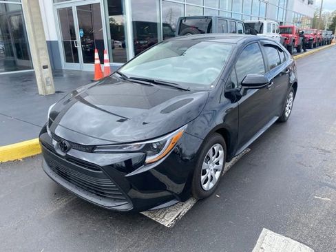 Used 2025 Toyota Corolla LE image 4