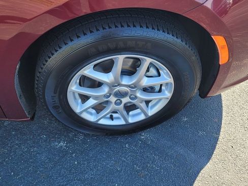 Used 2023 Chrysler Pacifica Touring-L FWD image 15