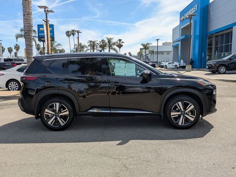 Used 2023 Nissan Rogue SL w/ SL Premium Package image 4