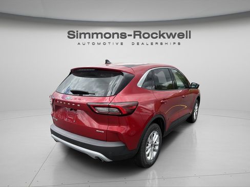 Used 2023 Ford Escape Active w/ Tech Pack #2 AWD/4WD image 3