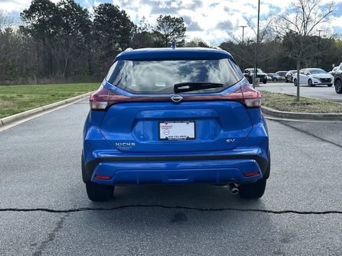 Certified 2024 Nissan Kicks SV image 6