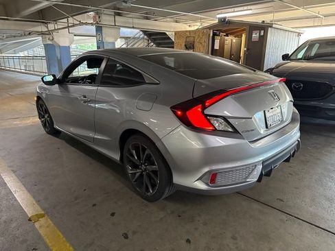 Used 2019 Honda Civic Sport image 4