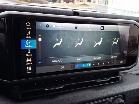 Used 2024 Jeep Wrangler Sport S image 18