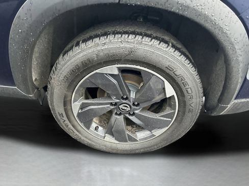 Used 2025 Nissan Rogue SV AWD/4WD image 19