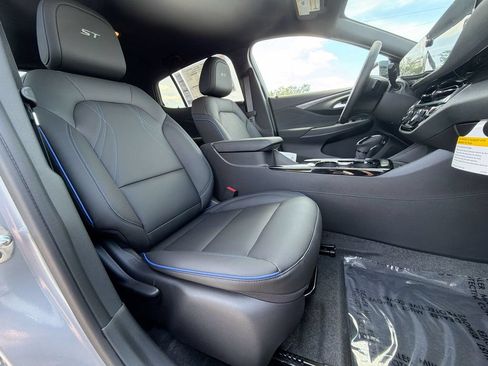 New 2026 Buick Envista Sport Touring w/ Convenience I Package FWD image 15