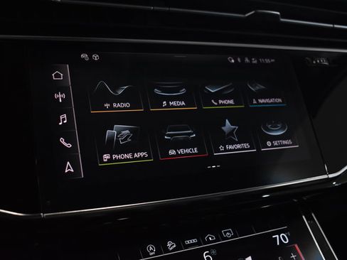 Used 2023 Audi Q7 2.0T Premium w/ Towing Package image 17