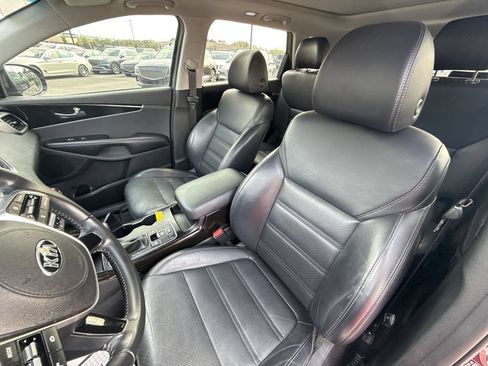 Used 2019 Kia Sorento EX FWD image 17