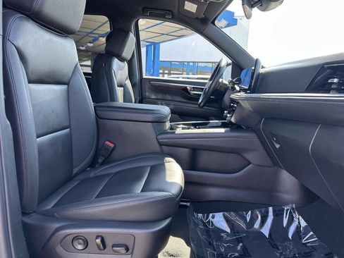 Used 2026 Chevrolet Suburban LT w/ Comfort Package AWD/4WD image 29