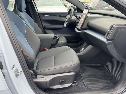 New 2025 Volvo EX30 Plus w/ Protection Package Premier image 12