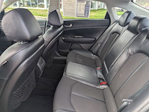 Used 2019 Kia Optima S image 18
