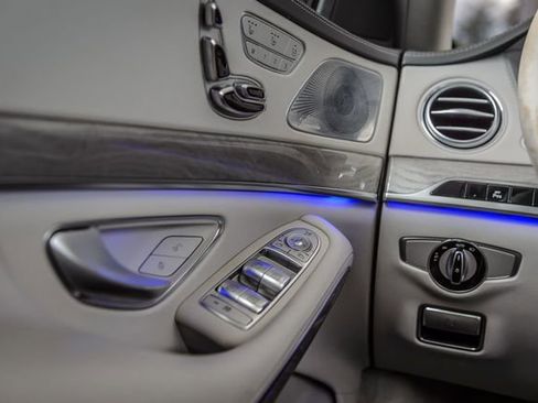 Used 2017 Mercedes-Benz S 550 4MATIC Sedan image 31