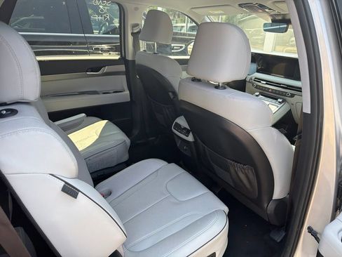 Used 2025 Hyundai Palisade SEL AWD/4WD image 13