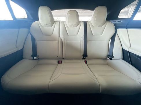 Used 2020 Tesla Model S Long Range Plus image 25