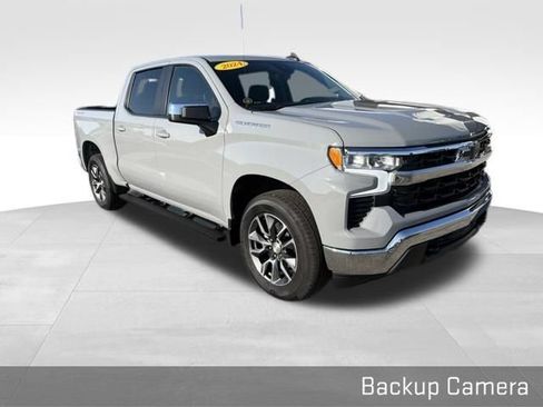 Used 2024 Chevrolet Silverado 1500 LT AWD/4WD image 3