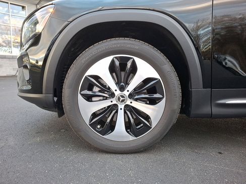 Certified 2025 Mercedes-Benz GLB 250 4MATIC image 8