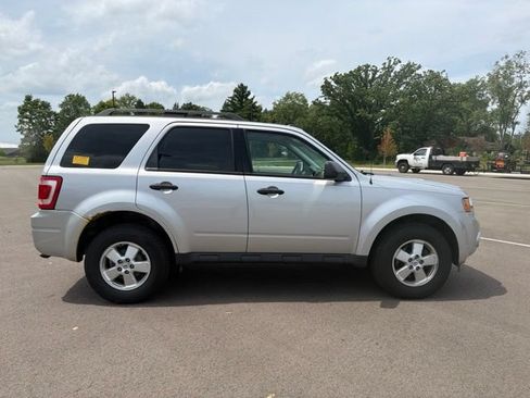 Used 2011 Ford Escape XLT w/ 201A Rapid Spec Order Code AWD/4WD image 6