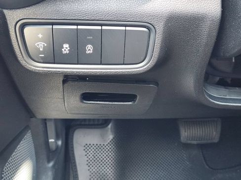 Certified 2025 Kia Soul LX w/ LX Technology Package FWD image 22