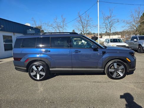 Used 2025 Hyundai Santa Fe Limited image 4