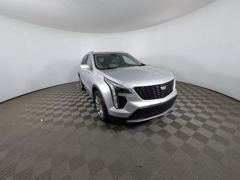 Used 2020 Cadillac XT4 Premium Luxury w/ Enhanced Visibility Package FWD image 31