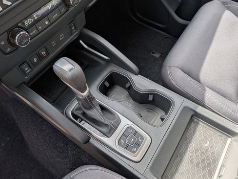 New 2026 Nissan Frontier 4x4 Crew Cab image 16