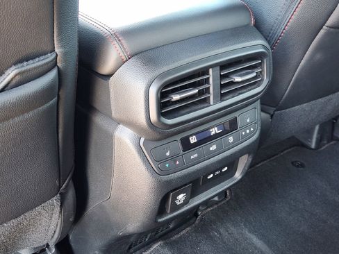 Used 2024 Honda Passport Black Edition image 34