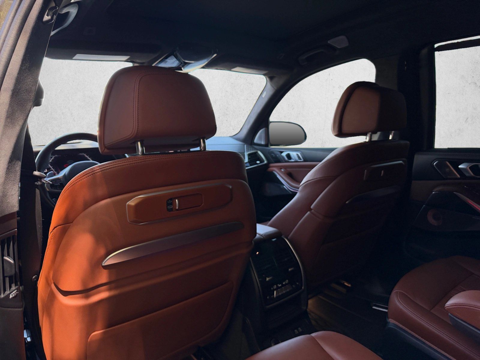 Used 2025 BMW X7 M60i AWD/4WD image 19