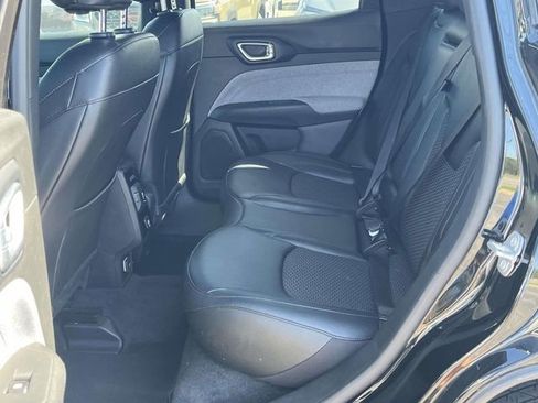 Used 2024 Jeep Compass Latitude image 17