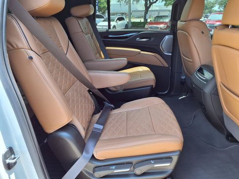 Certified 2023 Cadillac Escalade ESV Sport w/ Touring Package AWD/4WD image 16