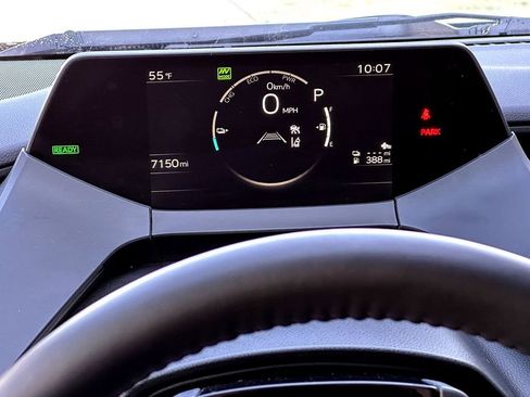 Used 2025 Toyota Prius Plug-In Hybrid FWD image 23