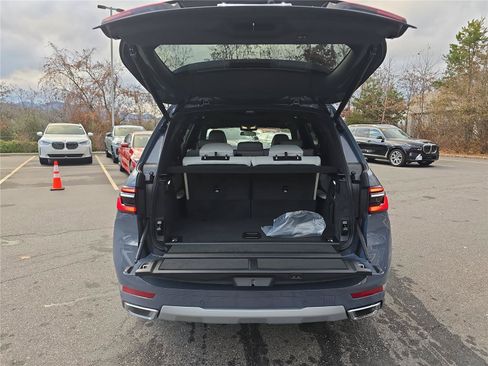 Used 2026 BMW X7 xDrive40i AWD/4WD image 5