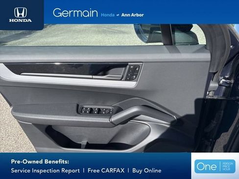 Used 2024 Porsche Cayenne AWD/4WD image 21