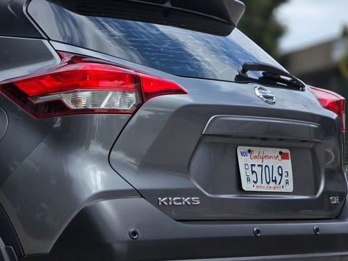 Used 2020 Nissan Kicks SR w/ SR Premium Package FWD image 14