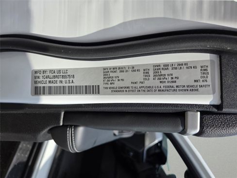 New 2026 Jeep Grand Cherokee L Limited image 31