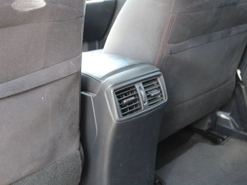Used 2015 Nissan Rogue SV FWD image 23