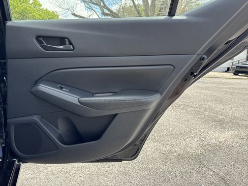 Used 2025 Nissan Altima 2.5 SV image 28