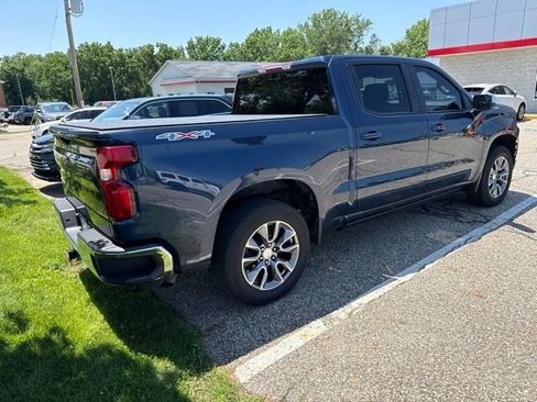 Used 2022 Chevrolet Silverado 1500 LT AWD/4WD image 7