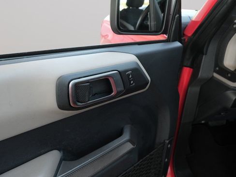 Used 2023 Ford Bronco Wildtrak image 27