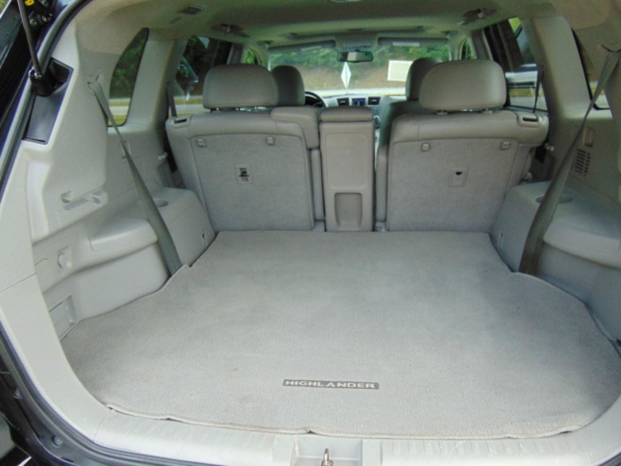 Used 2012 Toyota Highlander SE w/ Tow Pkg AWD/4WD image 18